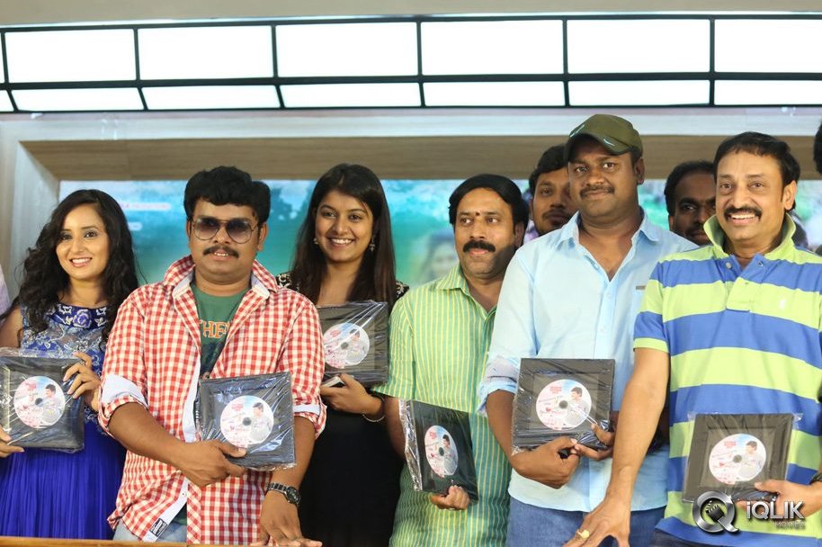 Hrudaya-Kaleyam-Movie-Platinum-Disc-Functiion